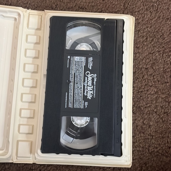 Snow White and the 7 dwarfs vhs tape - Picture 2 of 5